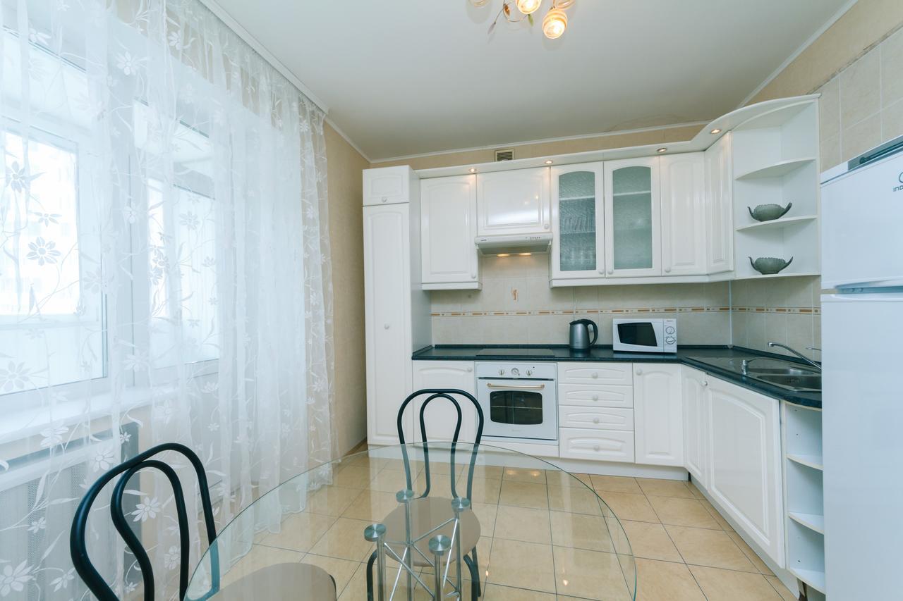 Apartment Poznyaky-Bazhana Kiew Exterior foto